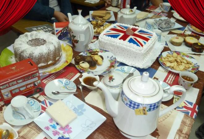 Tea Party with the Queen !